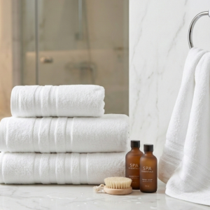 מגבת כותנה סרוקה איכות פרימיום - לבן